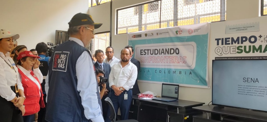 Colombianos recluidos en un centro de máxima seguridad de Perú reciben formación virtual 