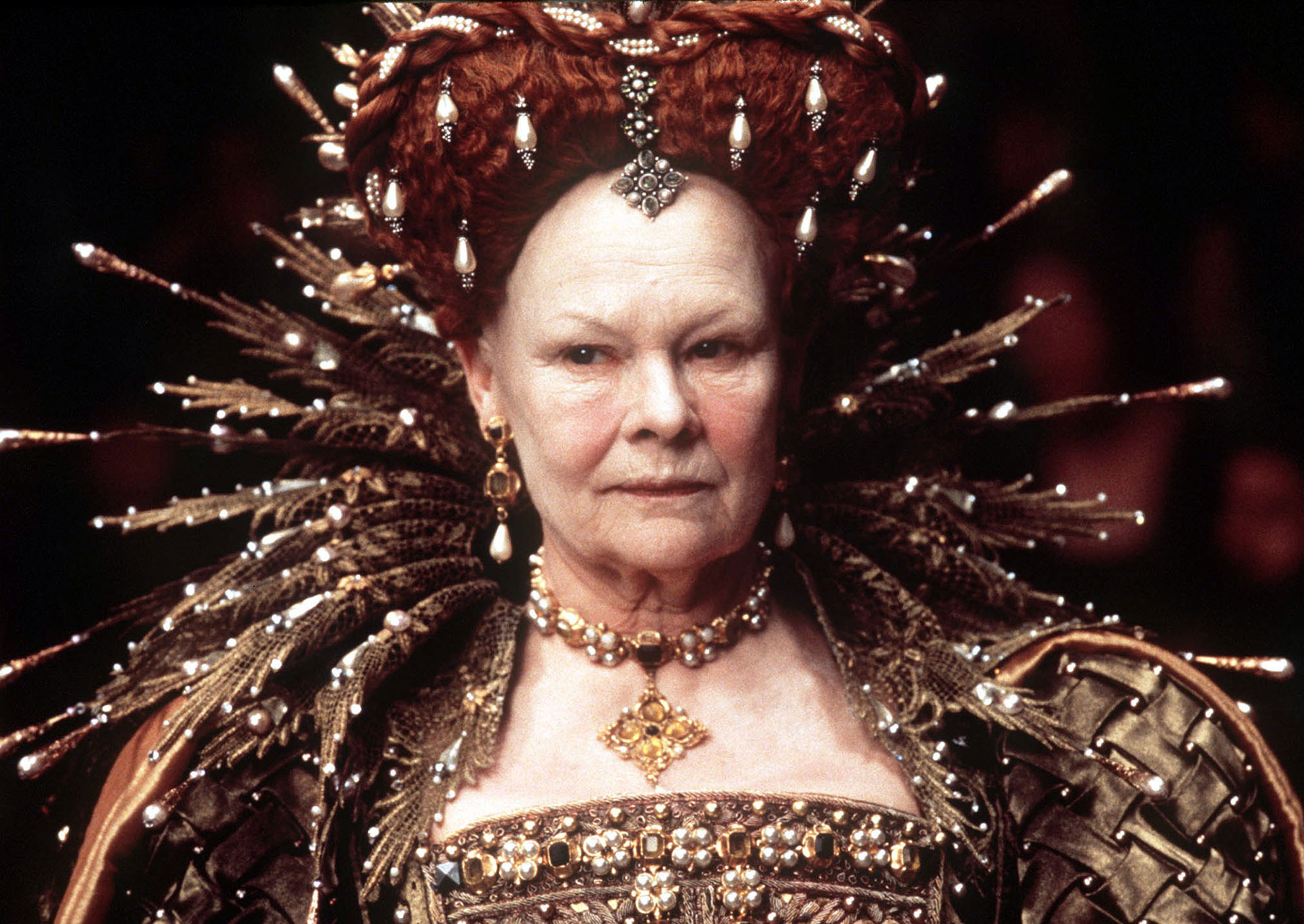 Judi Dench como Elizabeth en Shakespeare enamorado, la breve actuación que le valdría un Oscar (Getty)