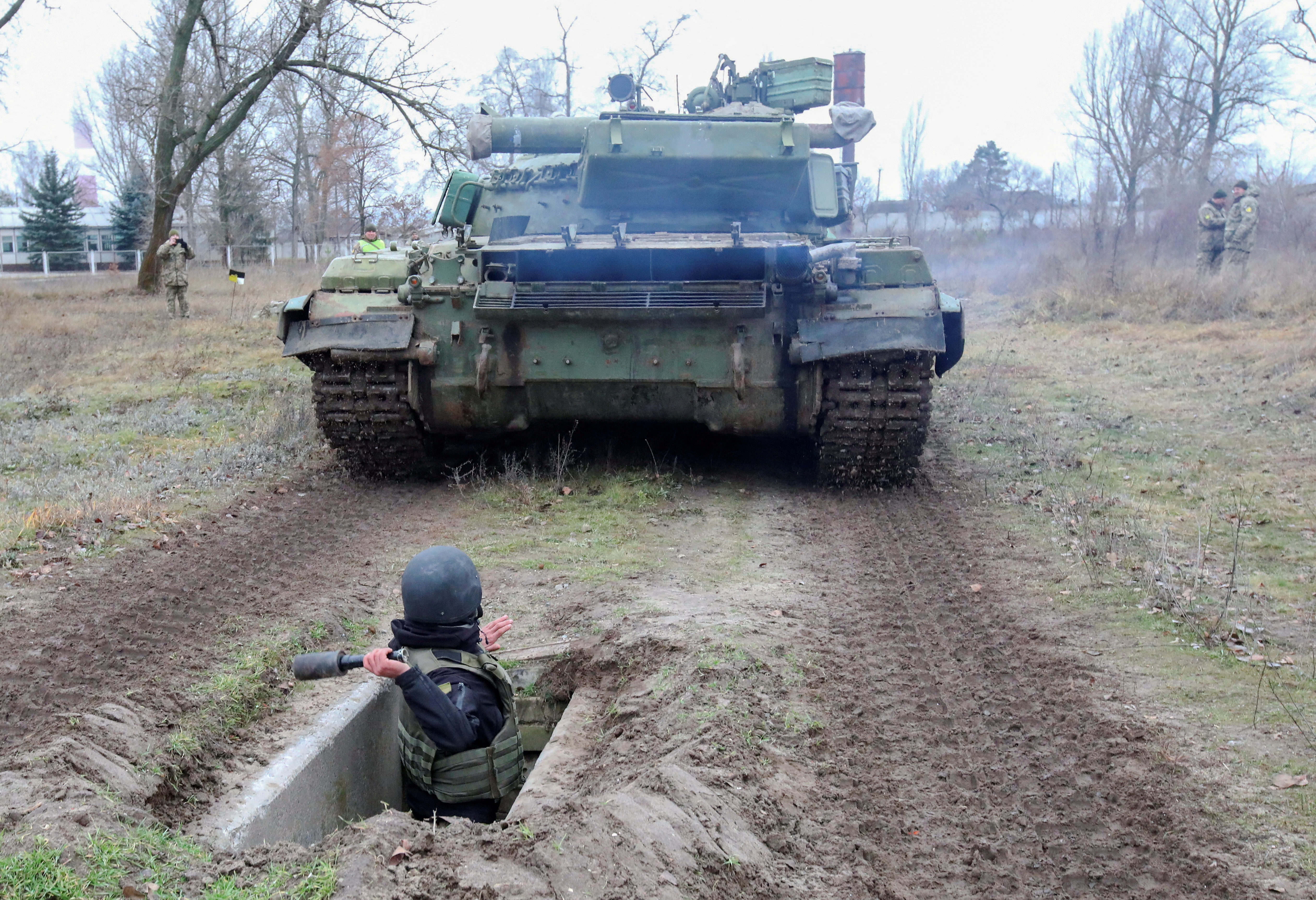 Ekercicios militares en Kharkiv (REUTERS/Vyacheslav Madiyevskyy)