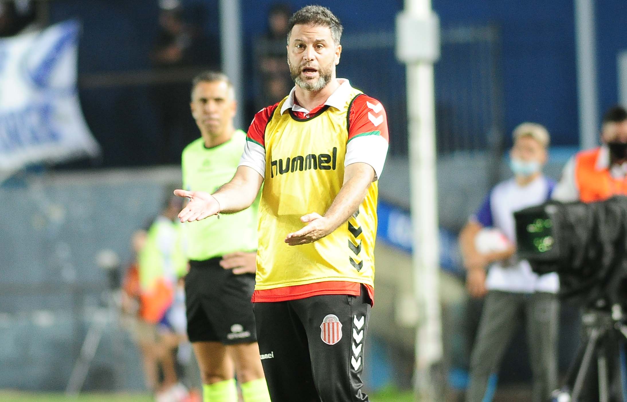 Rodolfo de Paoli rompió en llanto tras ascender con Barracas Central: “No  soy solo un pelotudo que relata” - Infobae