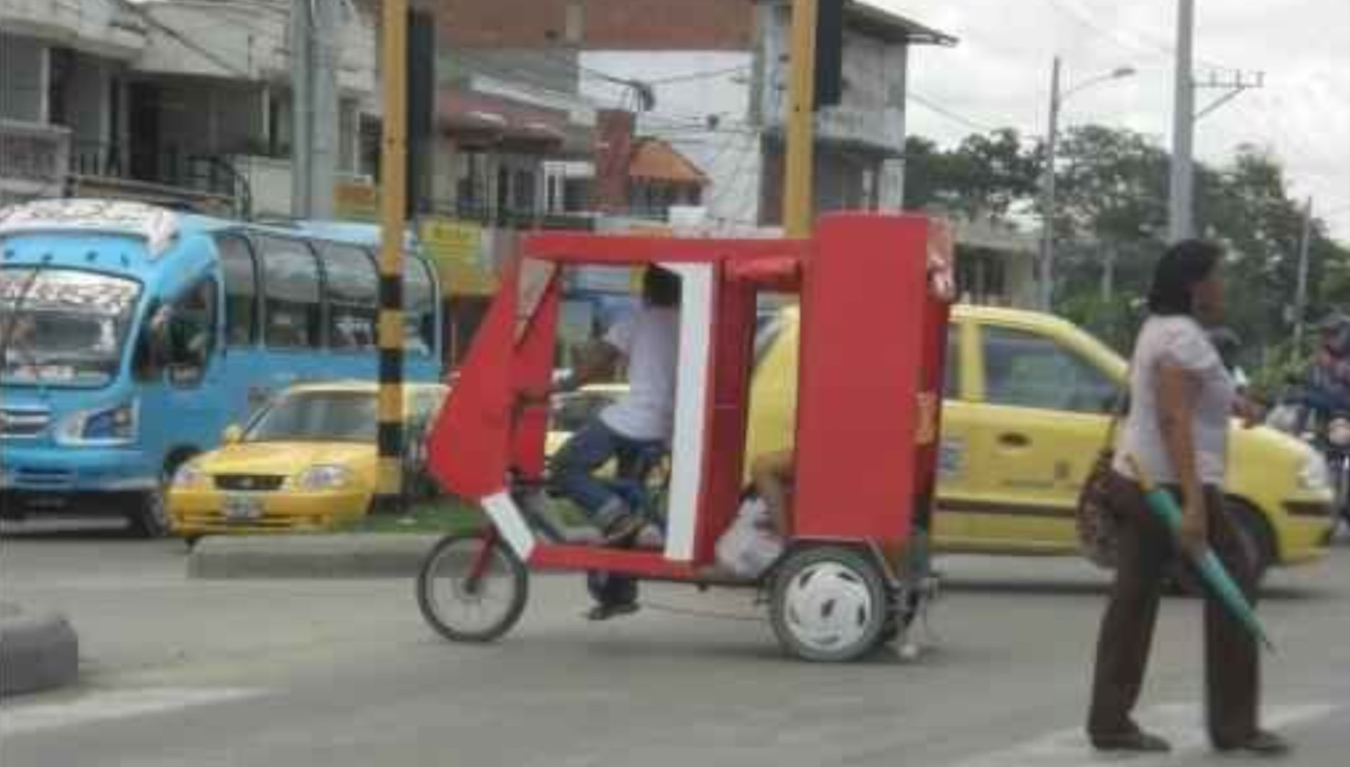 Imagen de referencia de un bicitaxi en Bogotá. Foto: Colprensa