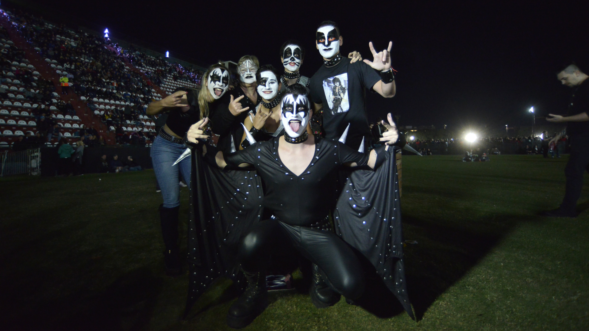 The complete Kiss Army of Argentina at the Campo Argentino de Polo