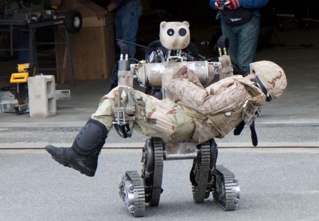Robot diseñado por el ejército estadounidense para el rescate de soldados heridos y evitar nuevas bajas. (Army News Service)