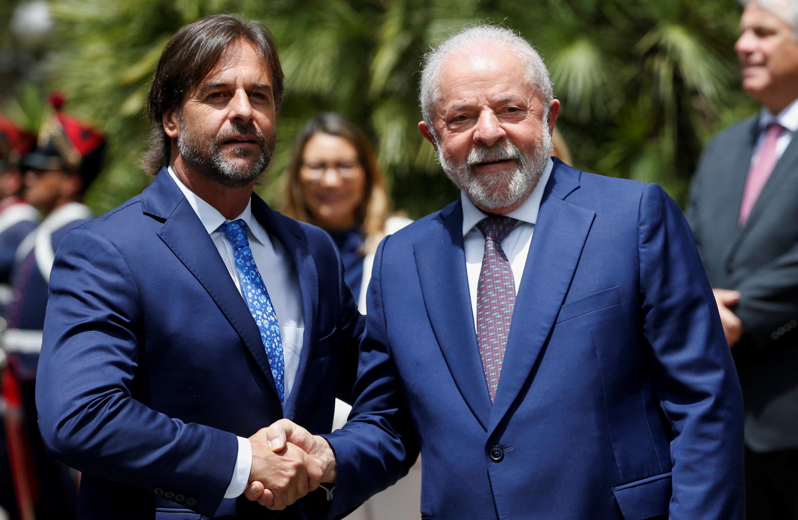 Luis Lacalle Pou recibió al presidente de Brasil, Luiz Inacio Lula da Silva, en Montevideo el 25 de enero de 2023 (REUTERS/Mariana Greif)