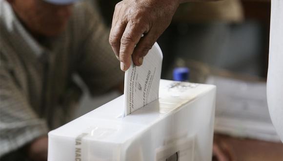 El flash electoral se dará a las 17:00 horas cuando cierren las mesas de votación. Foto: Andina