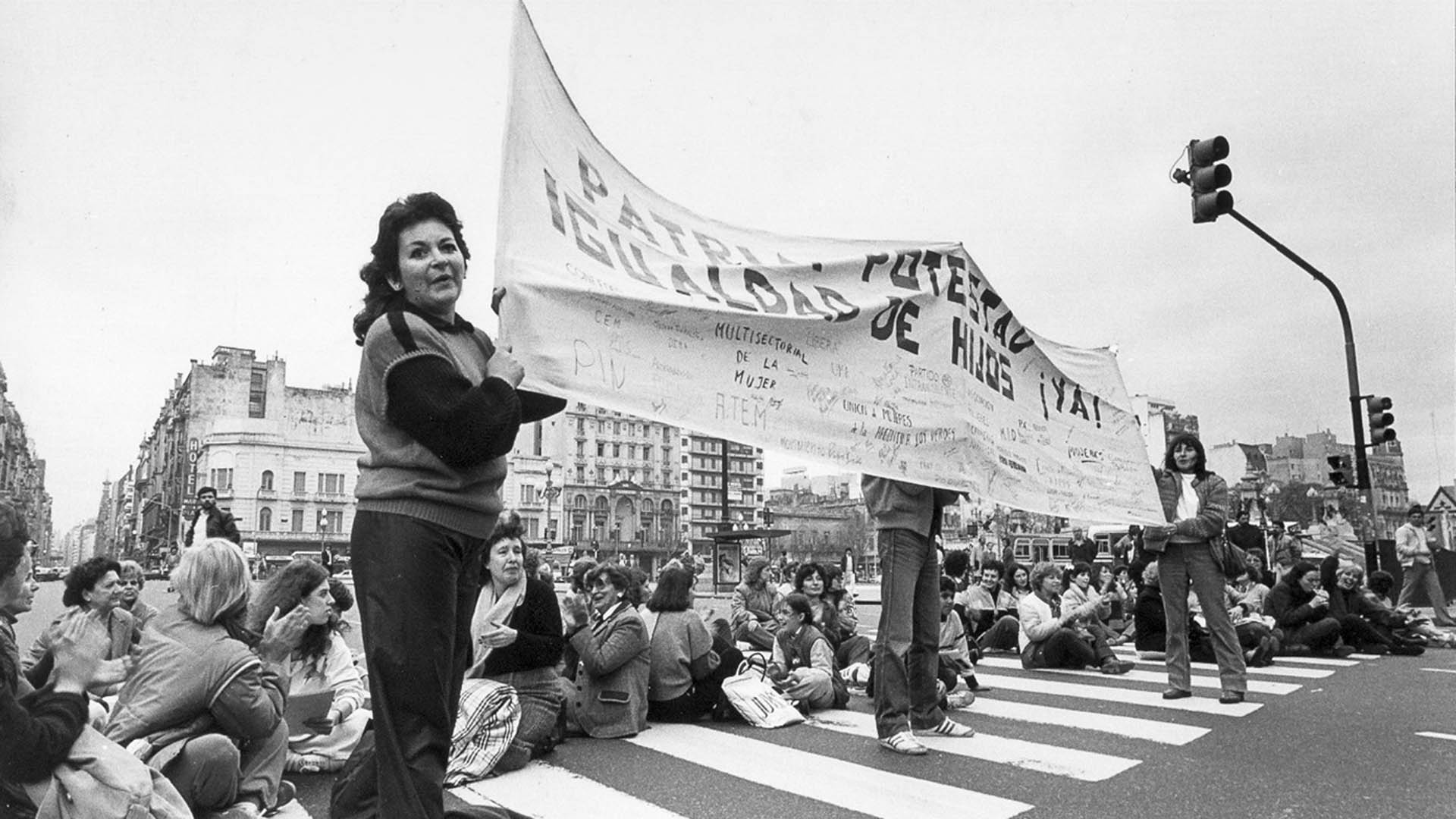 En los años 80, D'Amico representó a los sectores populares y se interesó en las luchas sociales 