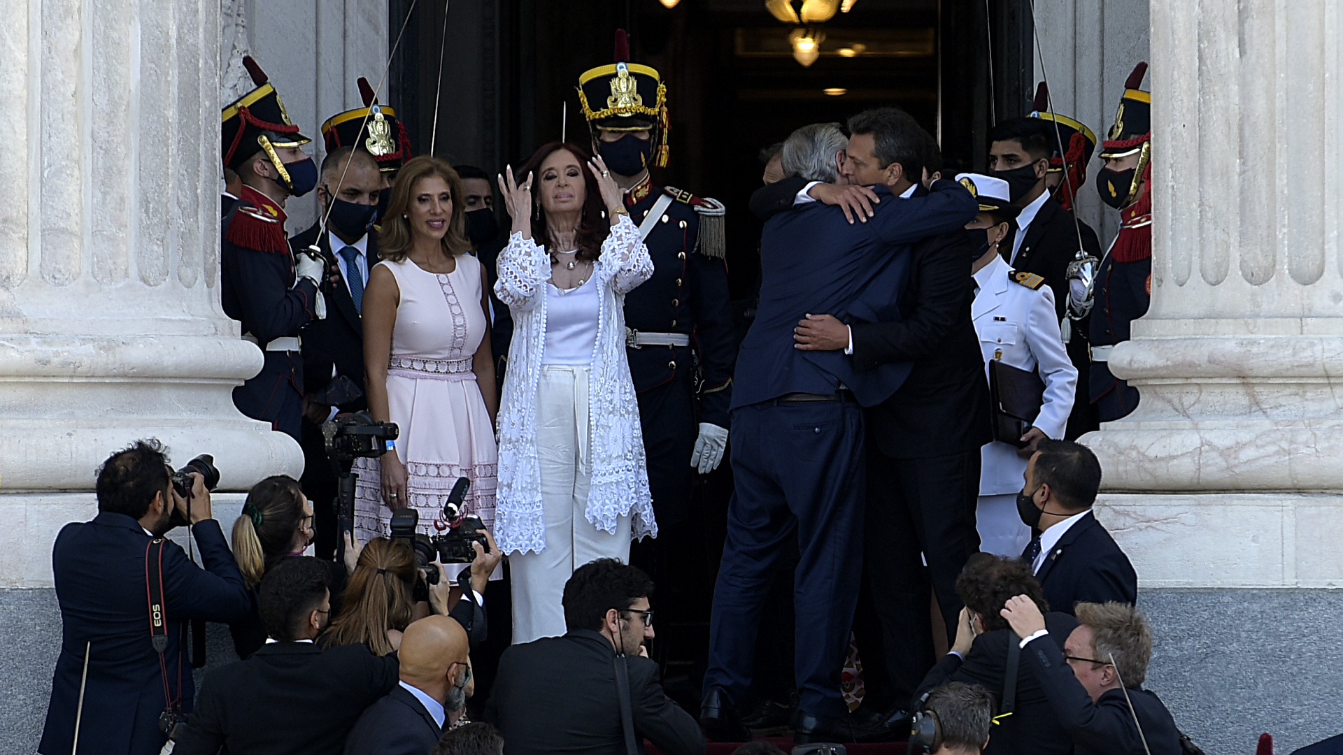 Alberto Fernández también saludó al presidente de la Cámara de Diputados, Sergio Massa