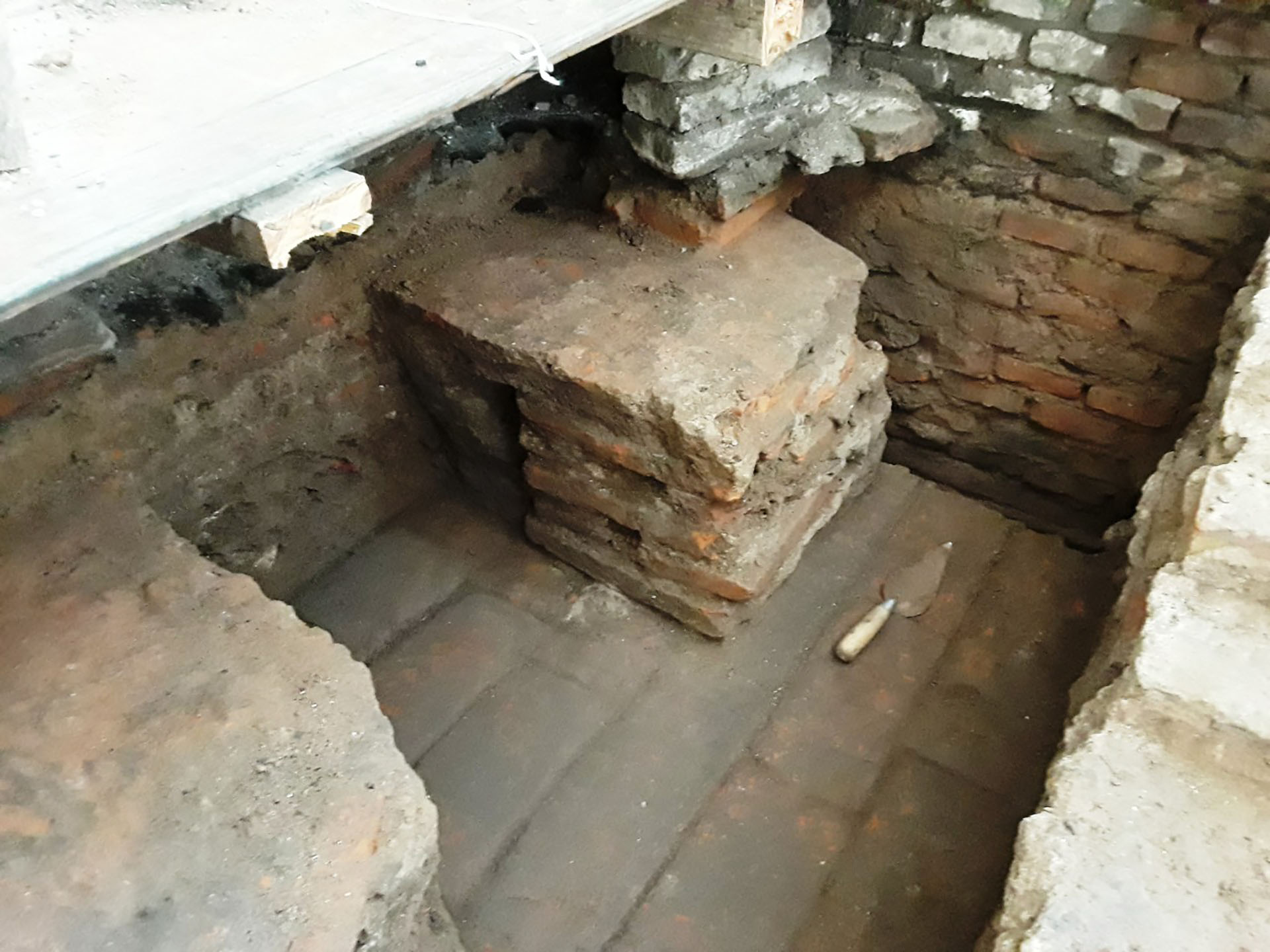 El increíble hallazgo del piso de una casa del Buenos Aires de 1810 que  apareció en una excavación en San Telmo - Infobae