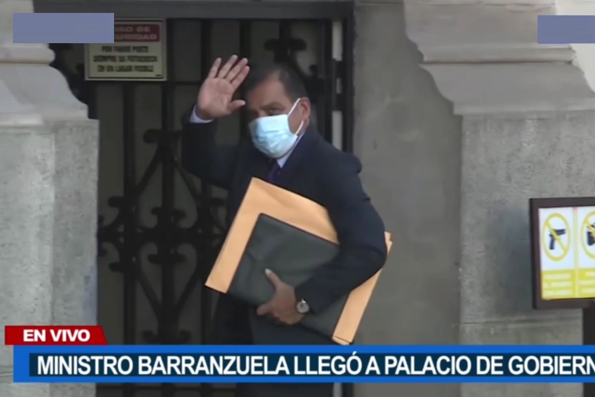 Luis Barranzuela llegó a Palacio de Gobierno cerca las 4 de la tarde. En la sede del Ejecutivo ya se encuentra el presidente Pedro Castillo. | Captura: Canal N