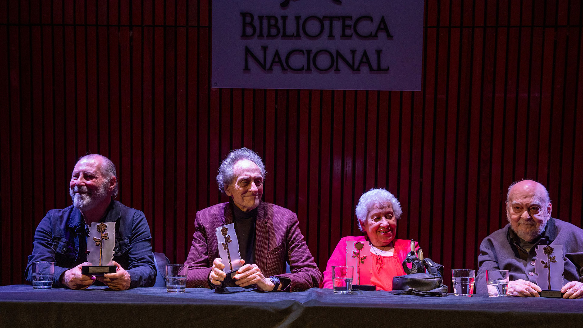 Anuncian ópera basada en la obra “El nombre de la rosa”