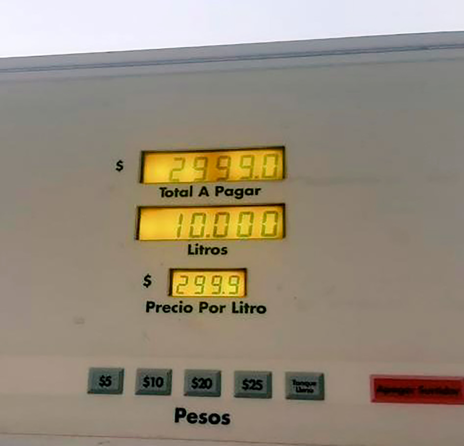 El precio de hoy del litro de gasoil en una estación de servicio de Curuzú Cuatiá, en la provincia de Corrientes. 