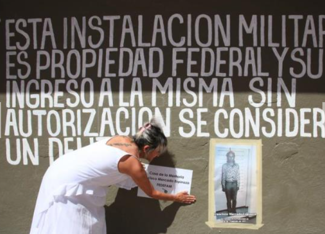 Integrantes de la Federación Latinoamericana de Asociaciones de Familiares de Detenidos-Desaparecidos (Fedefam) aseguraron que en ese edificio militar fueron torturados varios activistas (Foto: EFE)