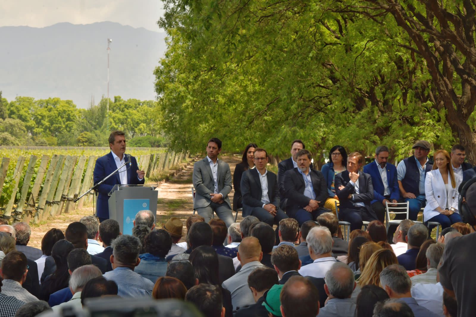 Sergio Massa, ayer en Mendoza al realizar anuncios para las economías regionales afectadas por las heladas tardías