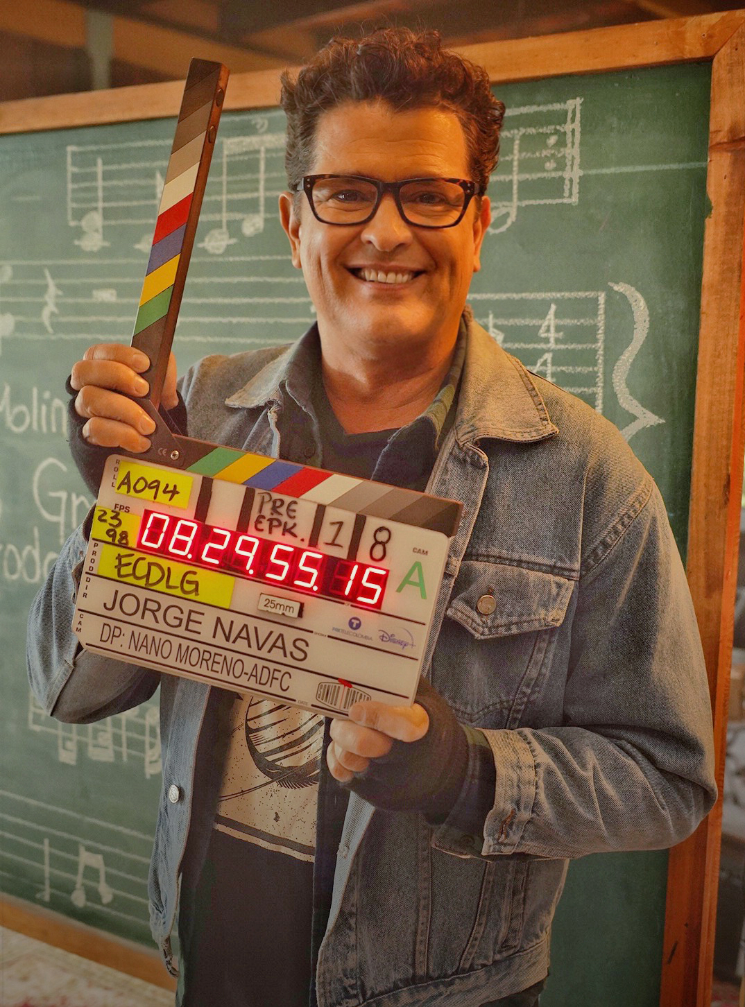 Carlos Vives finalizó el rodaje de la serie “El club de los graves” -  Infobae