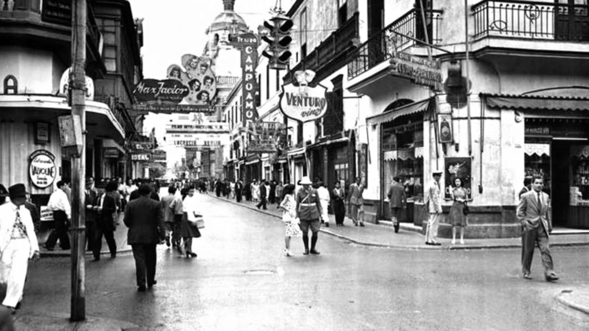Campoamor nas antigas ruas de Lima (Facebook)