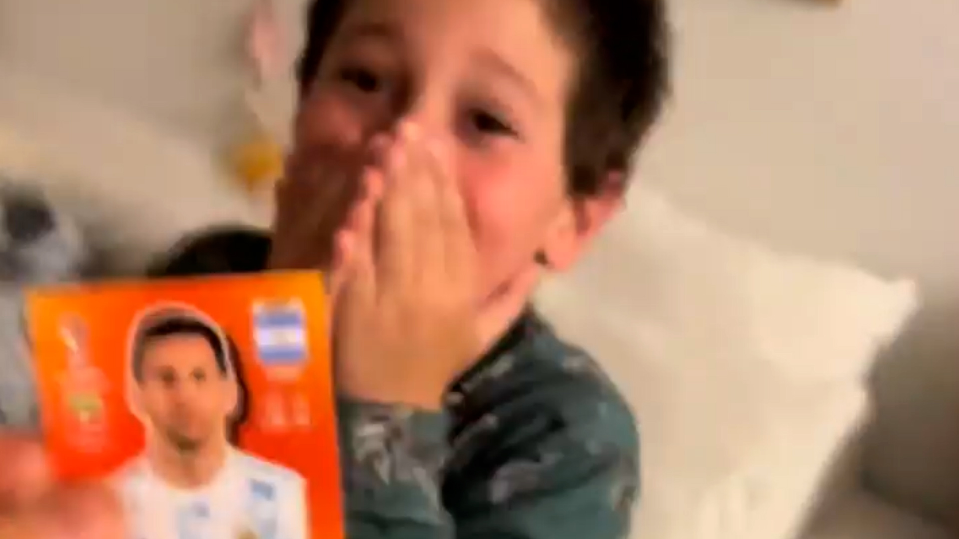 El festejo del hijo de Jimena Barón al conseguir la figurita de Messi