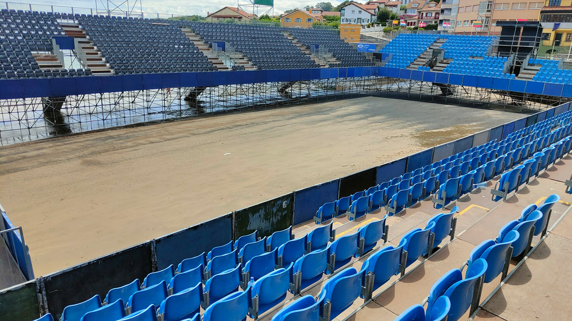 Tenis con marea: la historia del torneo que se juega en la arena y depende del mar
