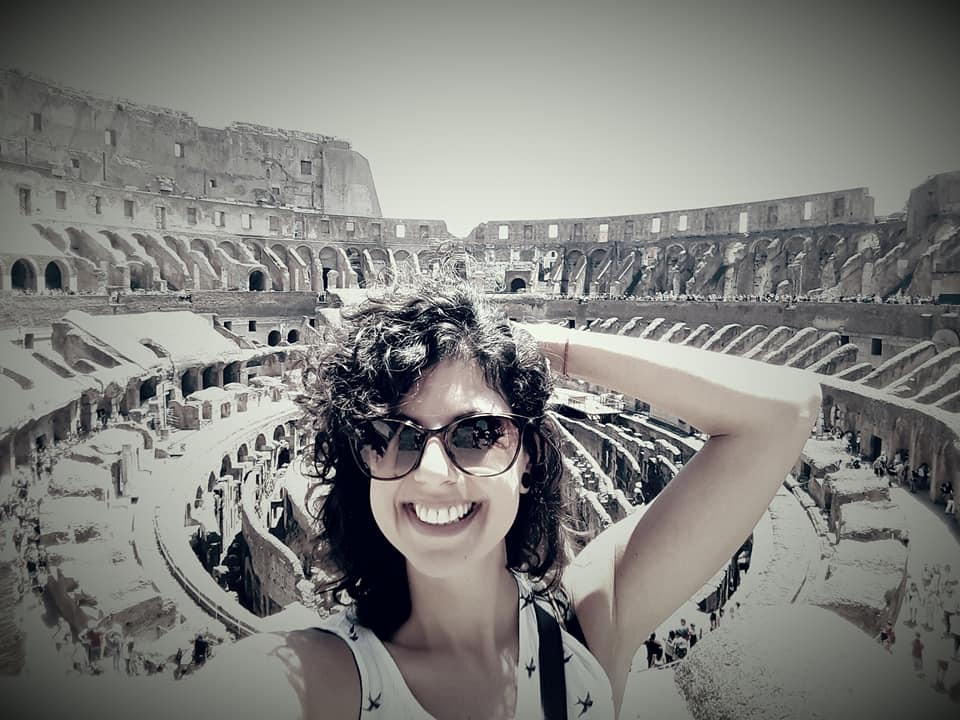 Natalia en Roma. Viaja sola y creó una guía con mirada feminista para recorrer el mundo