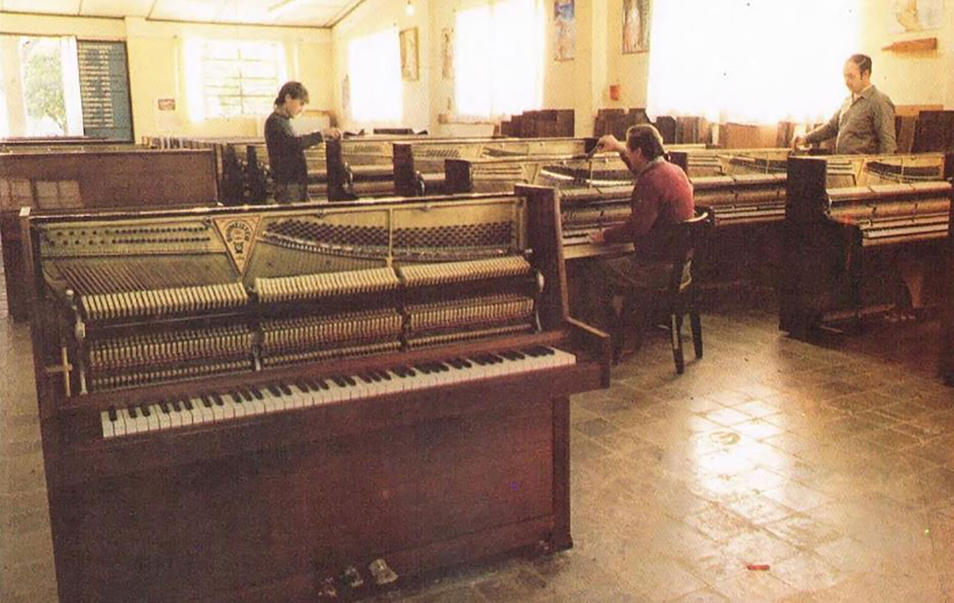 La fábrica de pianos de un pequeño pueblo que exportaba a Europa y cerró, símbolo de la Argentina que pudo ser