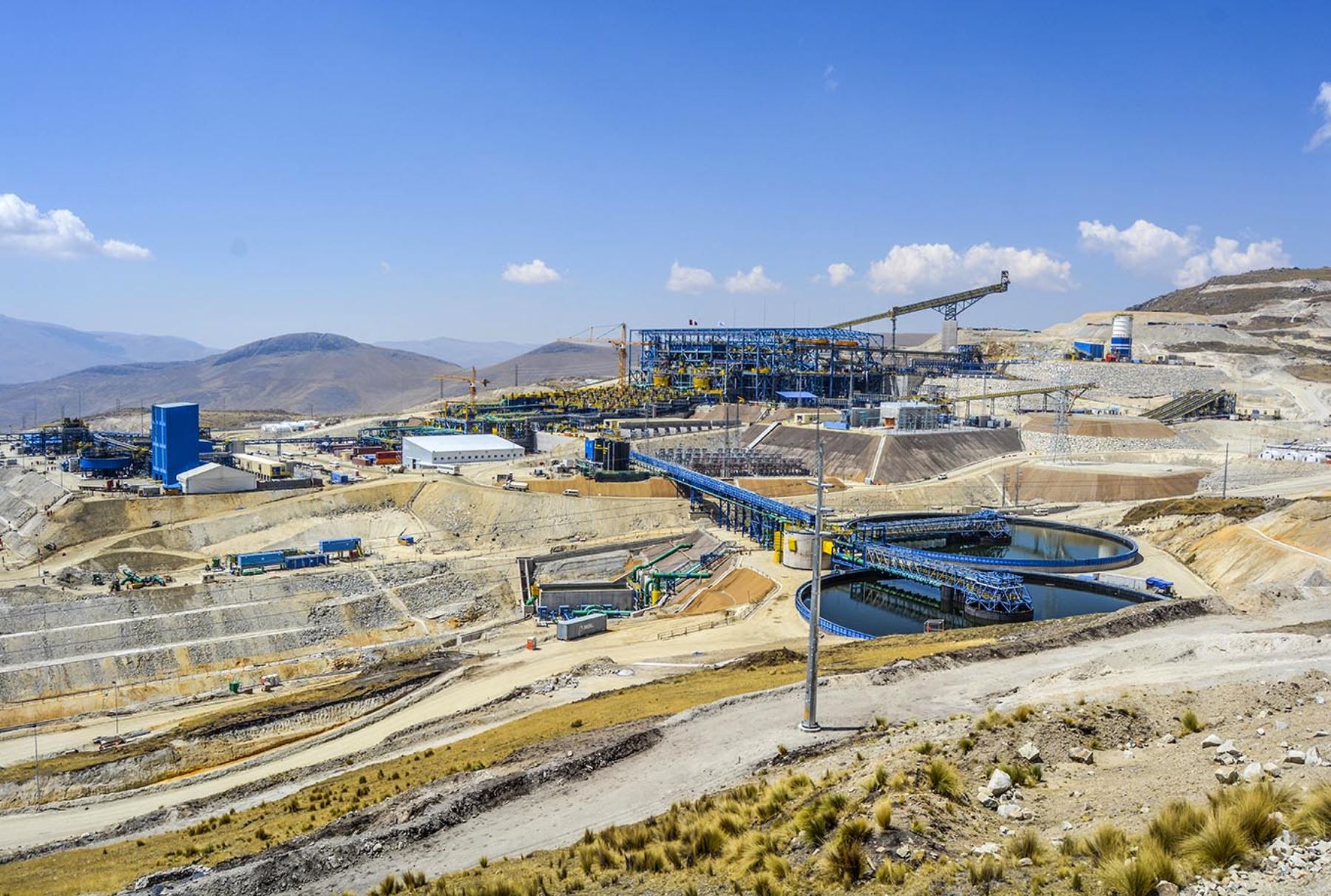 La producción minera se vio impactada por la paralización de principales yacimientos de cobre en el Perú. 
