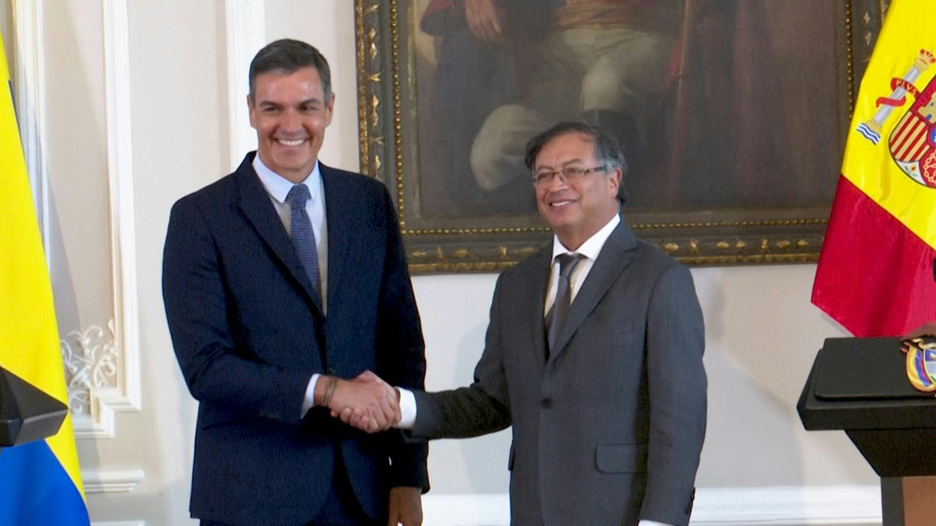El presidente del gobierno español, Pedro Sánchez, expresó el miércoles su respaldo a los diálogos de paz entre Colombia y la guerrilla del ELN, que están en proceso de reactivación tras casi 4 años suspendidos.