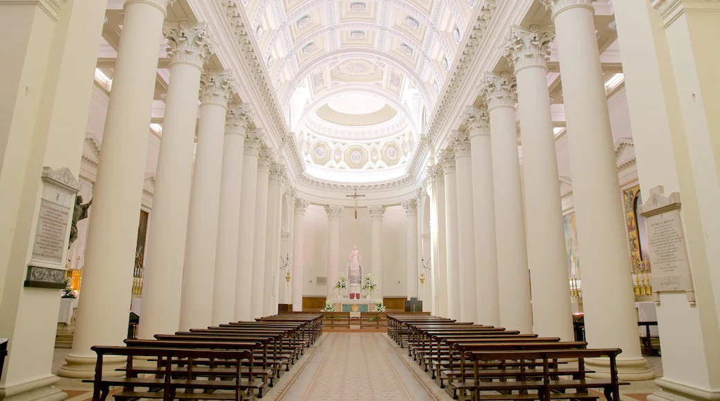 El interior de la Catedral de San Marino