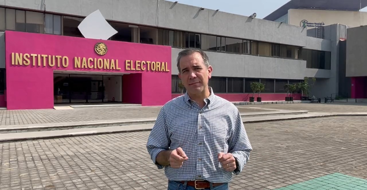 El consejero electoral Lorennzo Córdova ha sido objeto de constantes ataques personales por parte del gobierno federal. (Captura de pantalla: Lorenzo Córdova/Twitter)