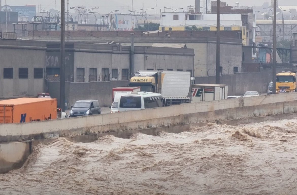 Peligro de desborde del Río Rímac