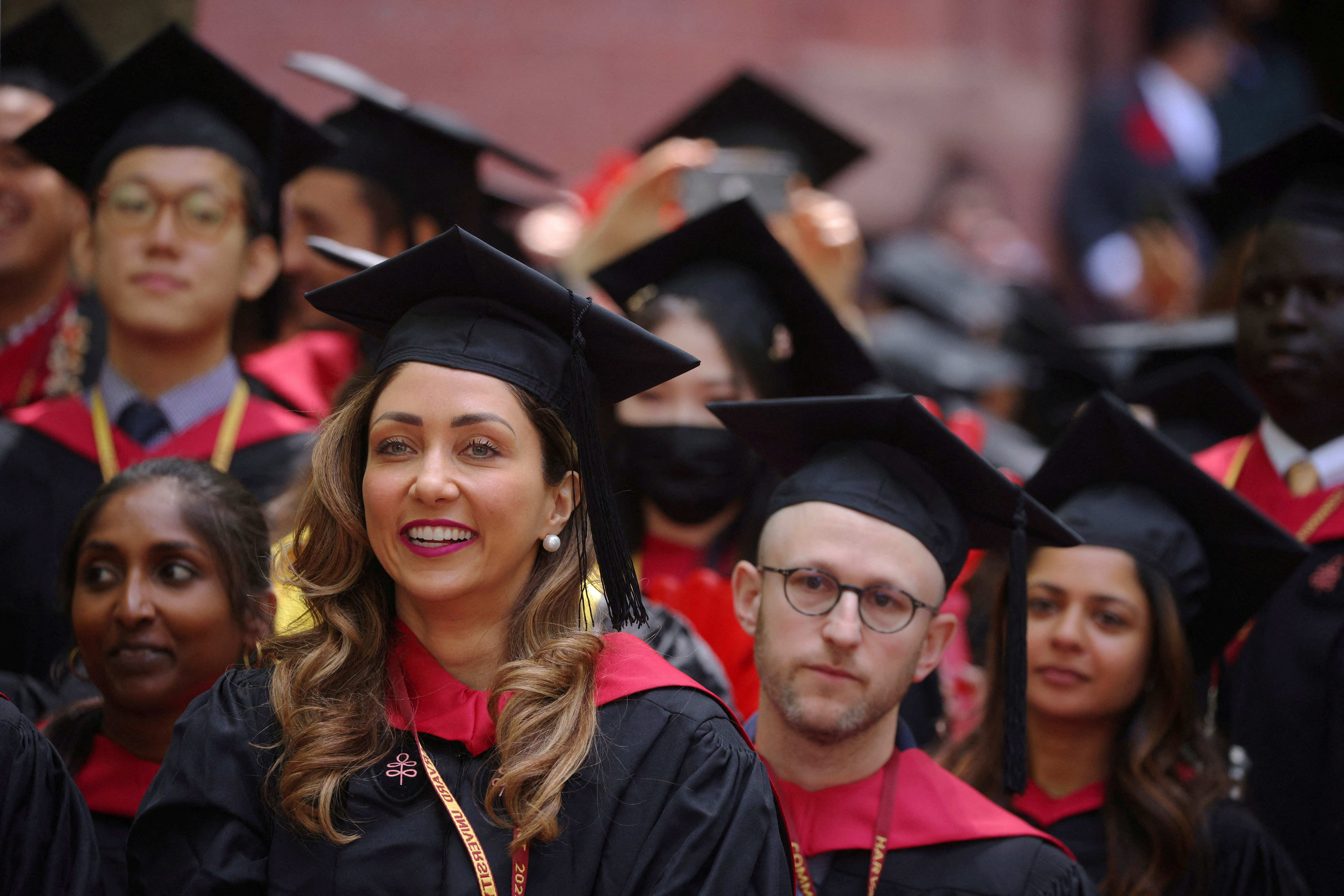Estudiantes de la Escuela de Salud Pública de la Universidad de Harvard en Cambridge, Massachusetts, durante la ceremonia de graduación (REUTERS/Brian Snyder/Foto de archivo)