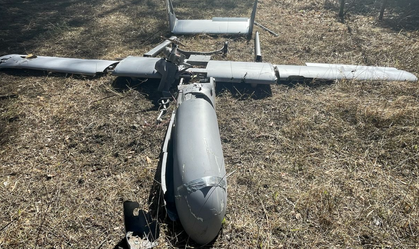 Soldados ucranianos derribaron un drone Mugin-5 fabricado por una empresa china y adaptado para llevar una bomba (TWITTER)
