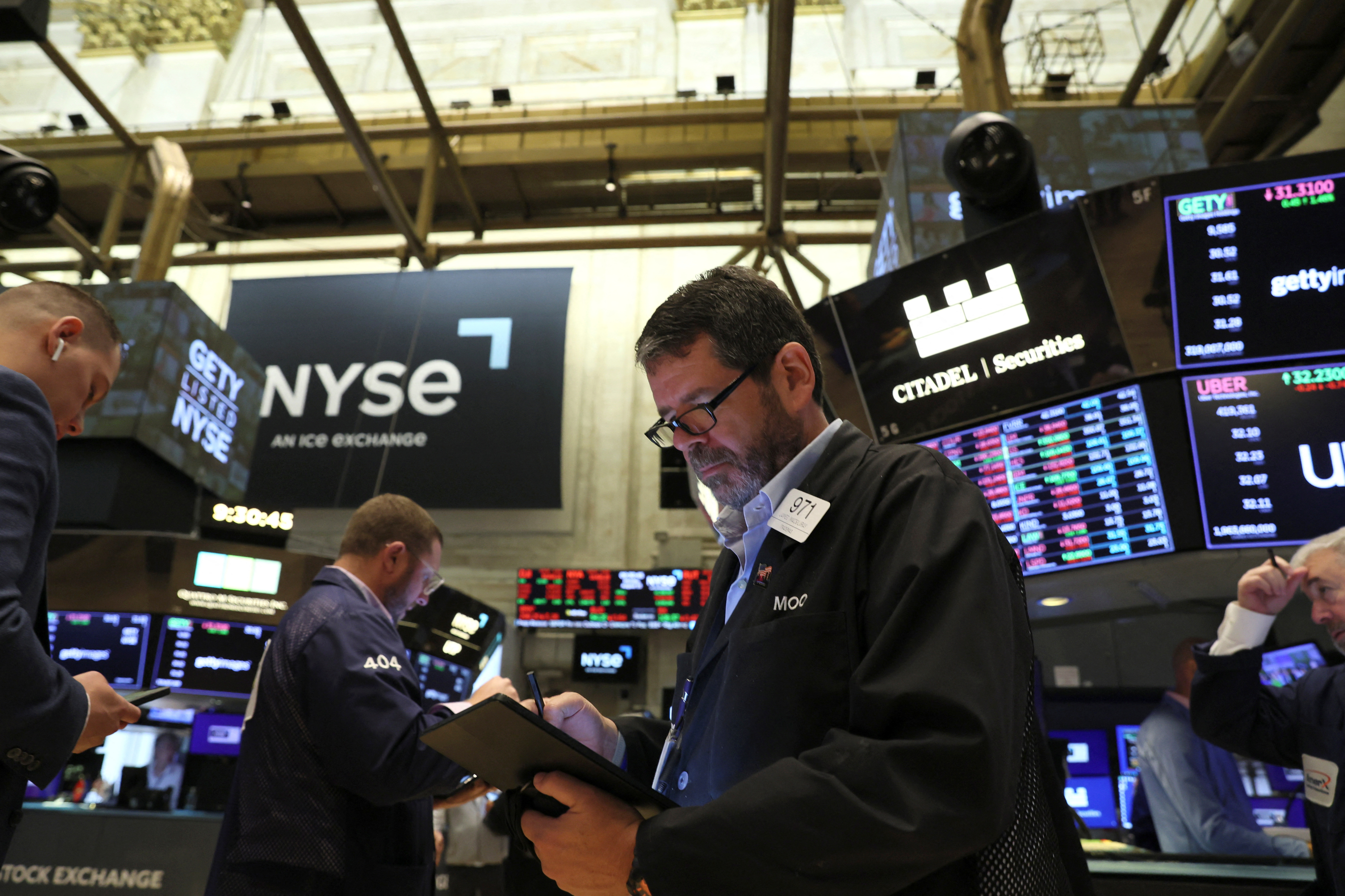 Los principales índices de Wall Street suben tras el retroceso el pasado viernes.  (Reuters)