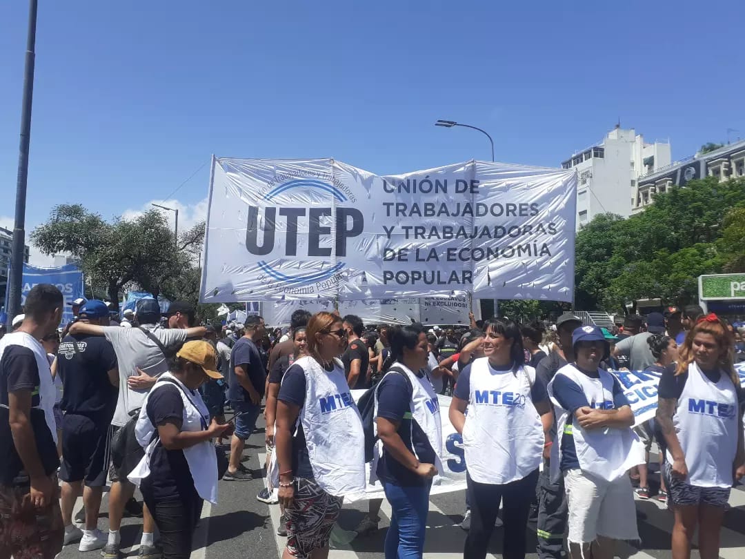 Un shopping inundado, autos flotando en la Panamericana y granizo: las fotos y videos del fuerte diluvio en el AMBA