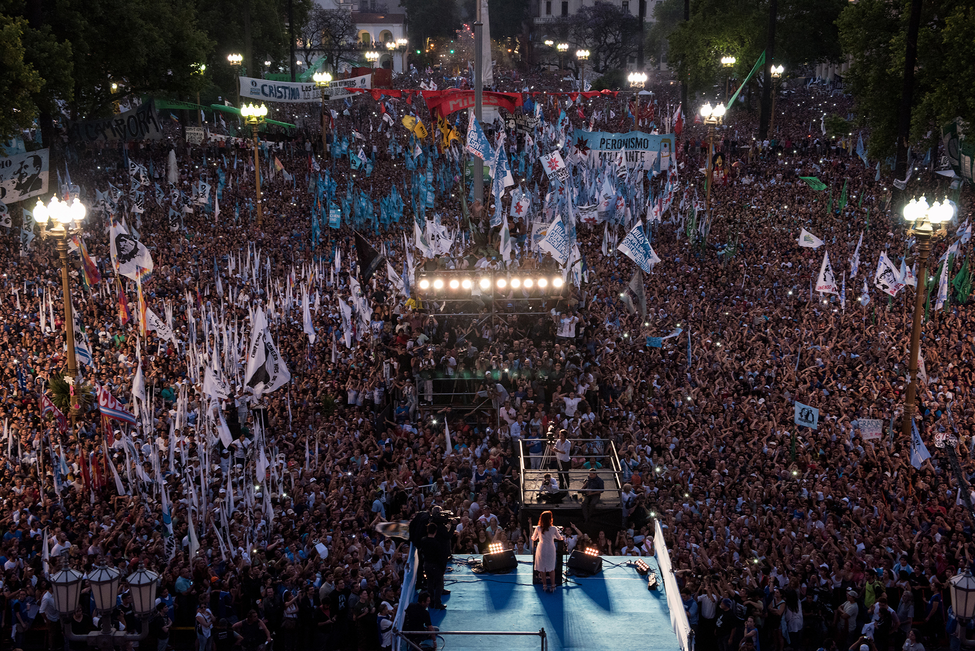 Cristina Fernandez de Kirchner cuando dio su último discurso en la Plaza de Mayo como presidenta (Maria Eugenia Cerruti)