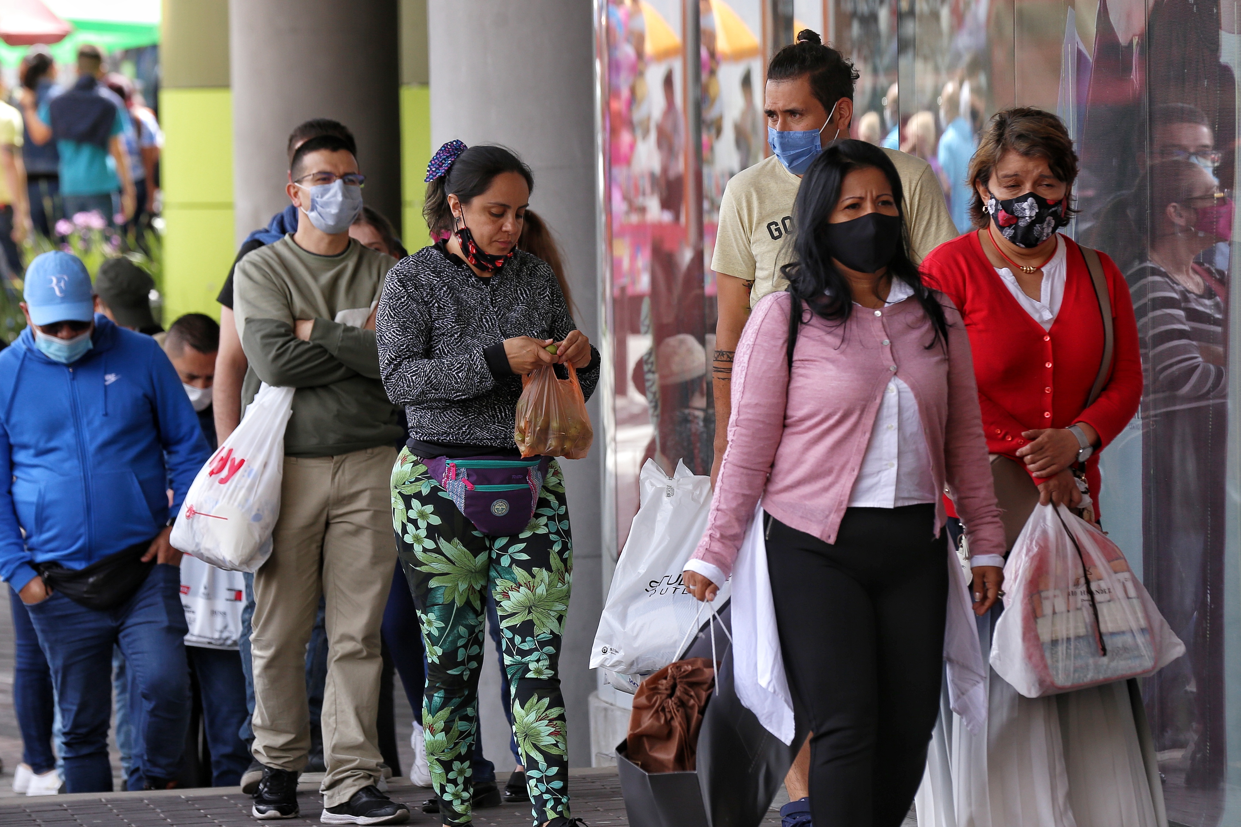 Inflación golpeó el gasto de los hogares en Colombia: decreció 2,9% en febrero
