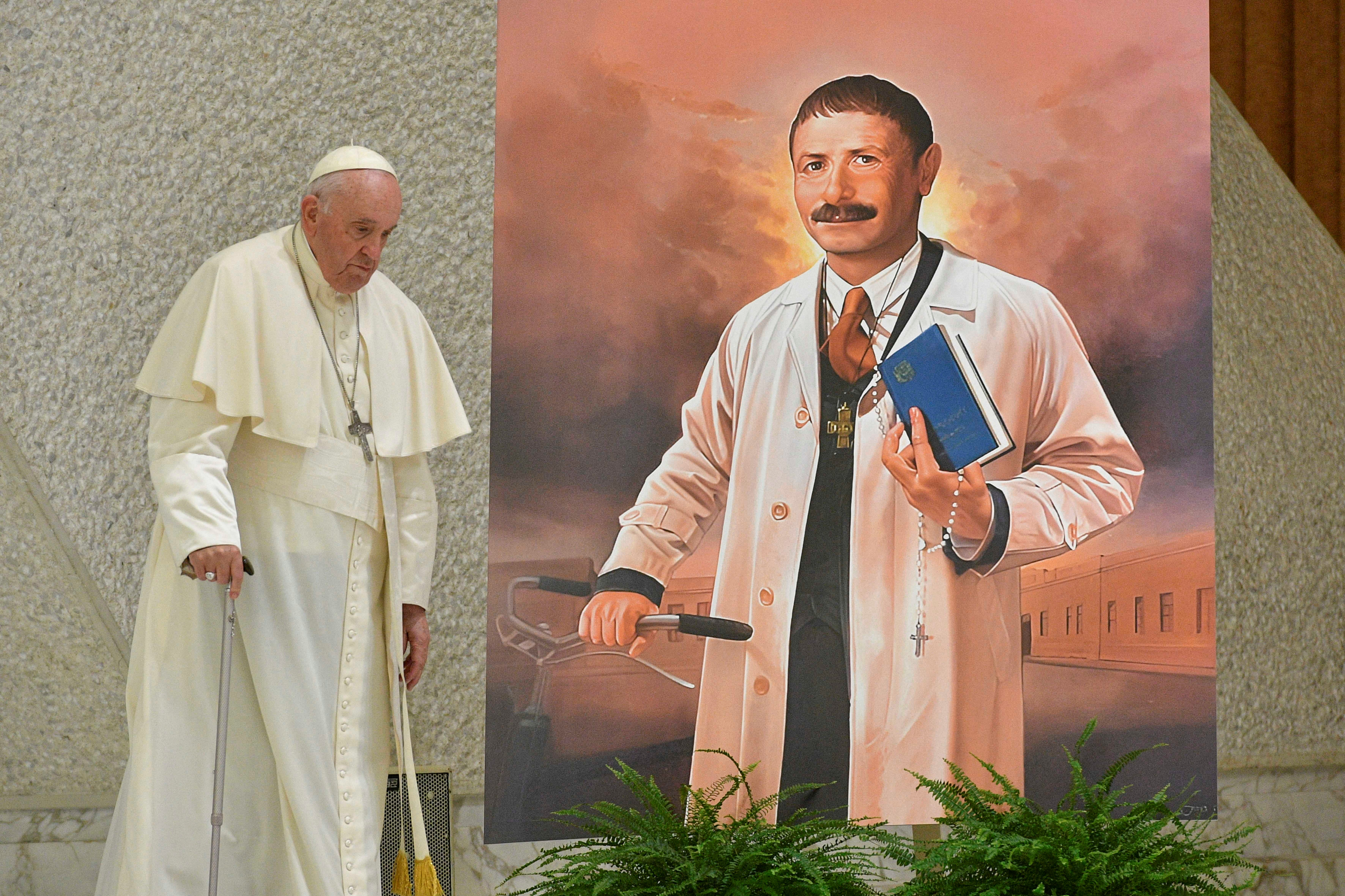 El Papa Francisco se reunió con los salesianos un dia antes de la canonización (Vatican Media/­Handout via REUTERS)