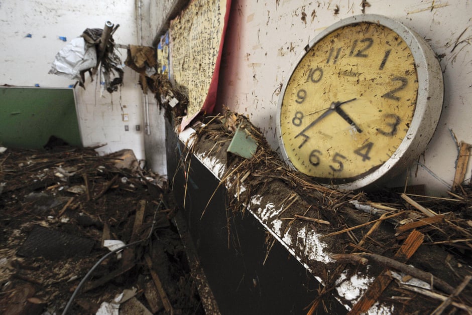 El tiempo detenido en el segundo piso de la escuela primaria Okawa, a las 3.36 p.m., unos 50 minutos después del terremoto. Fotografía: Alamy