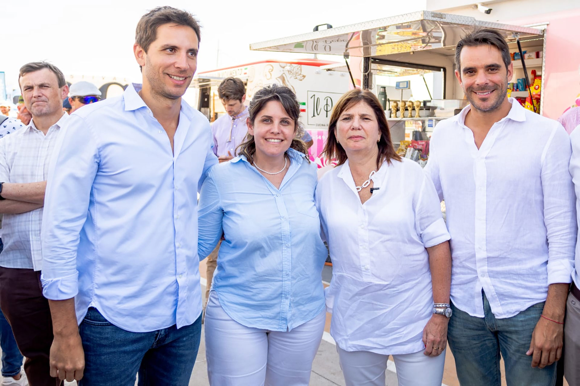 Santiago Passaglia, diputado provincial; Cecilia Giammaria, Directora de Obras Públicas de San Nicolás; Patricia Bullrich, y Manuel Passaglia, Intendente de San Nicolás