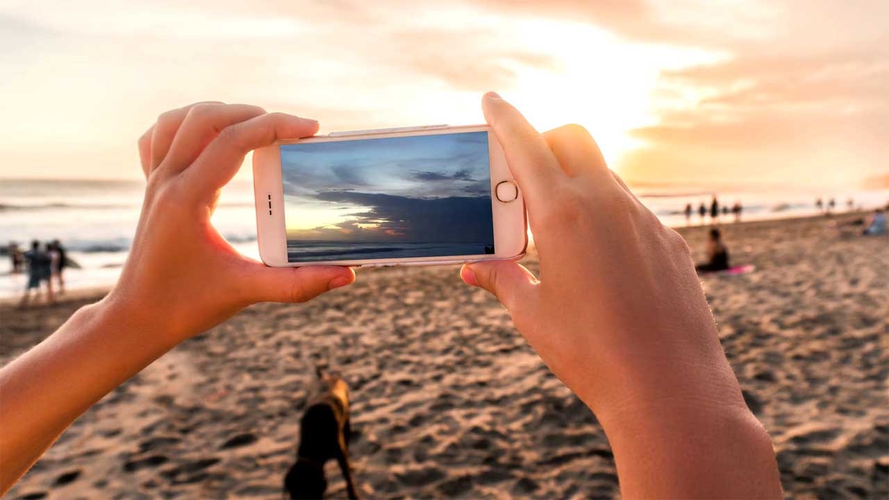 Tips for taking the best beach photos.