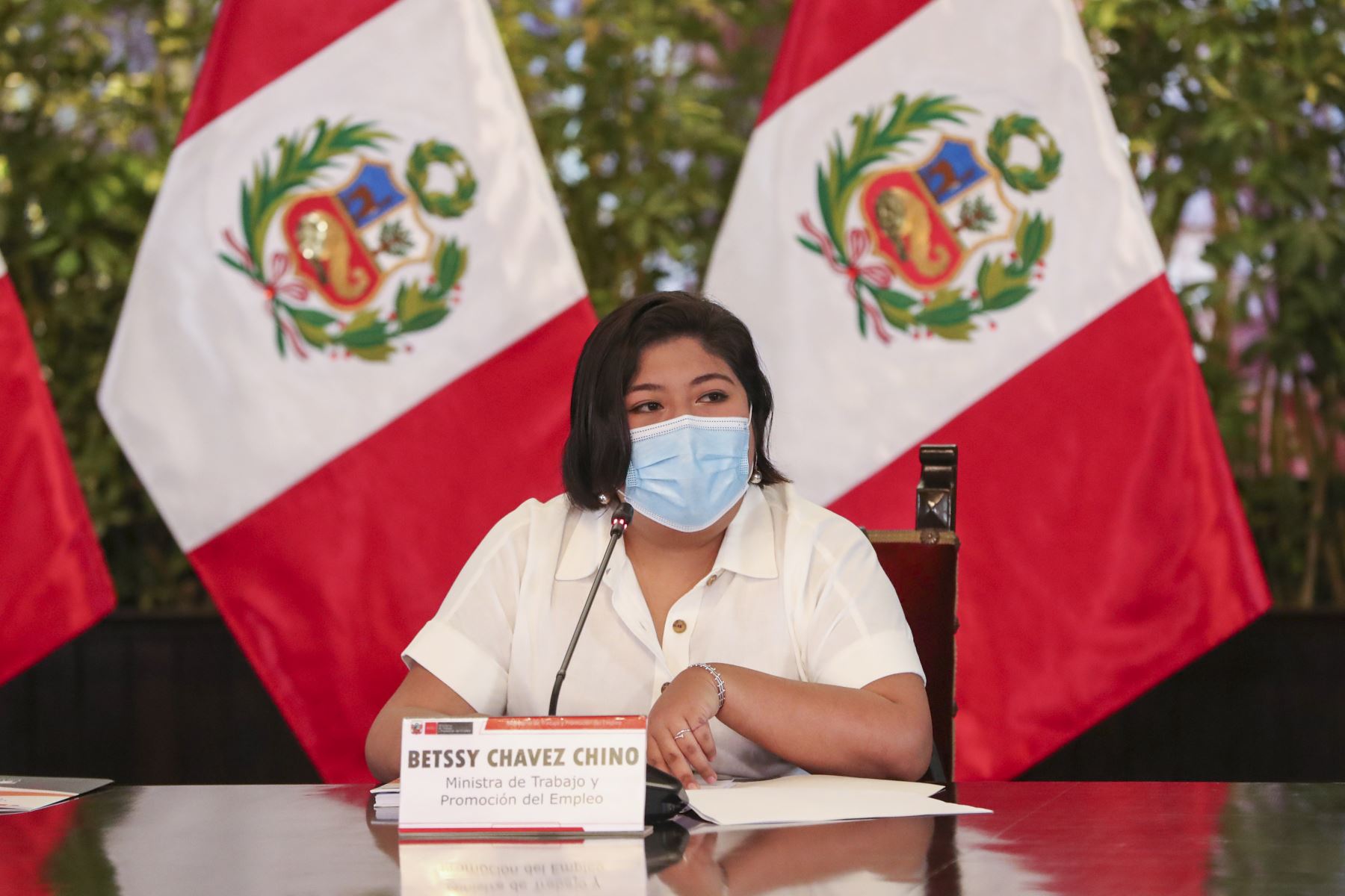 El Ministerio de Trabajo se convierte en la agencia de empleos de los egresados de la universidad de Betssy Chávez
