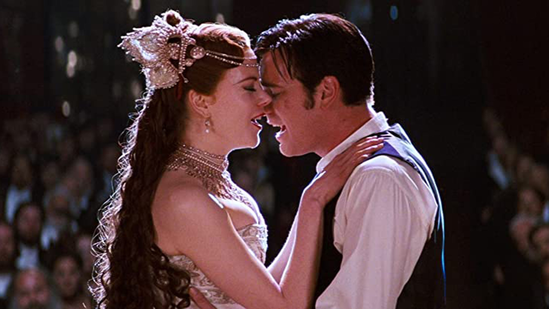 Nicole Kidman y Ewan McGregor como Satine y Christian en la gran "Moulin Rouge"