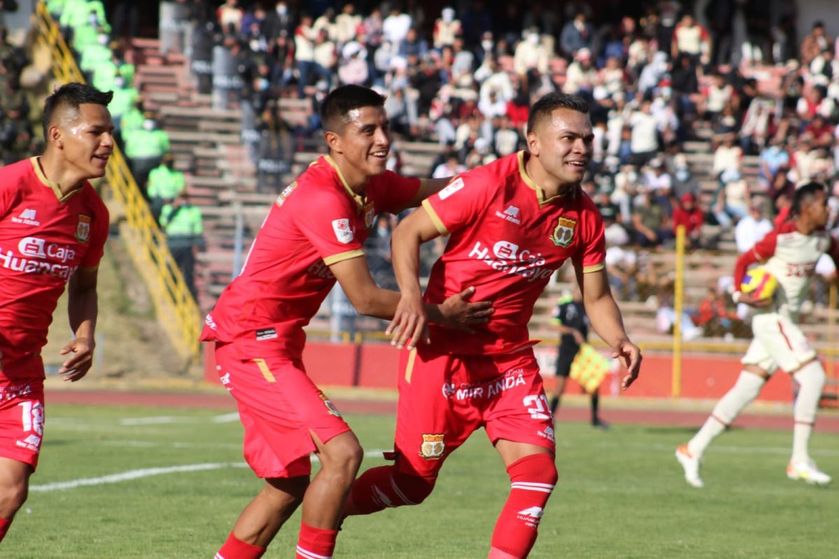 Sport Huancayo vs Universitario por la jornada 18 del Torneo Apertura de Liga 1 2022.
