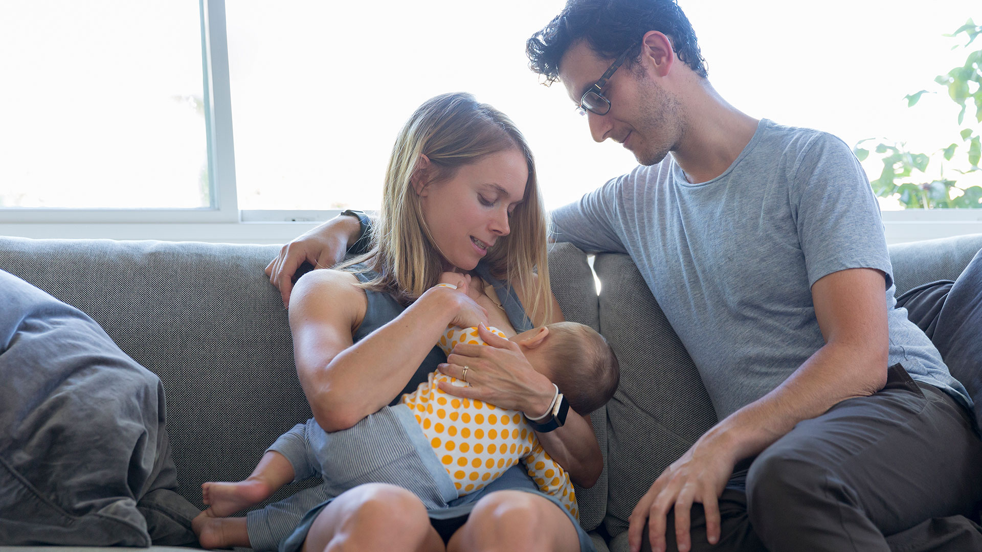 Los expertos advierten que la lactancia materna no es una responsabilidad exclusiva de la madre / (Gettyimages)