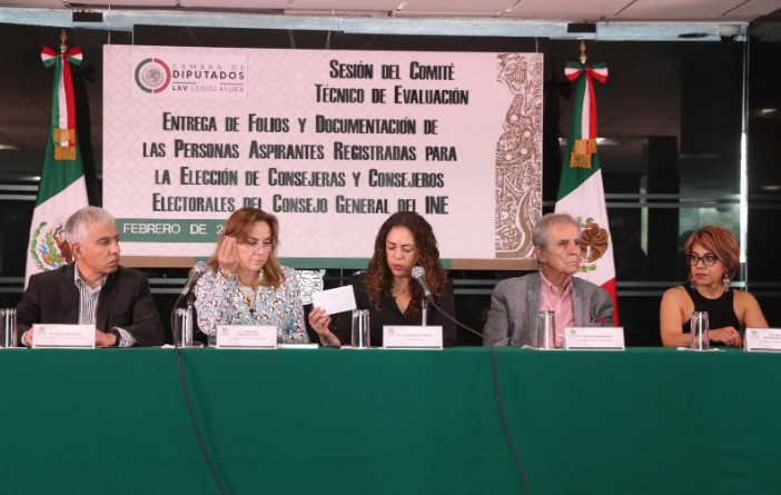 El Comité Técnico de Evaluación revisa 664 perfiles para selecionar cuatro quintetas d elas cuales saldrán los próximos consejeros electorales. (FOTO: Cámara de Diputados) 