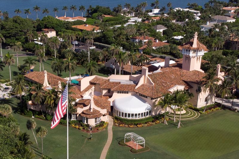 Una vista aérea de la casa de Mar-a-Lago del ex presidente Donald Trump (REUTERS/Marco Bello)