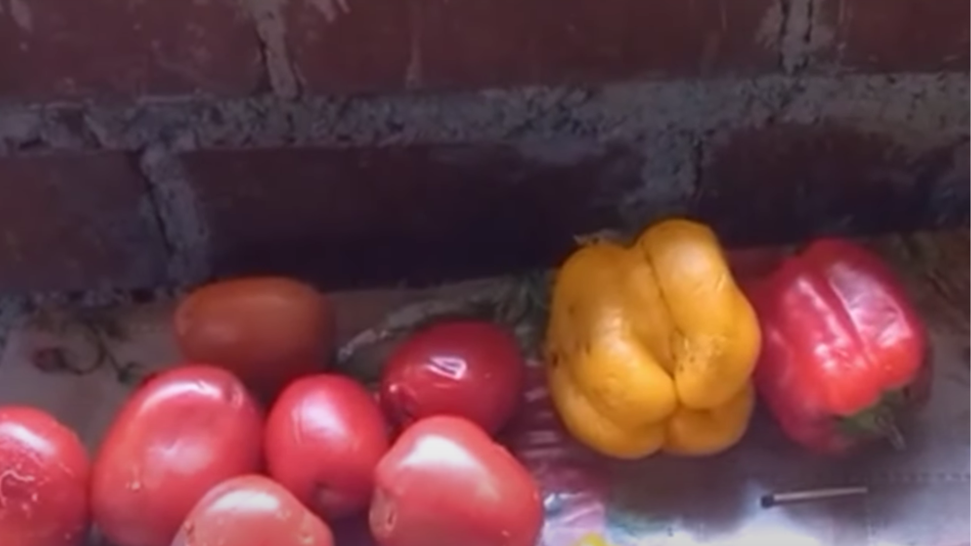 Tomates, pimentos, limones y paltas entre los alimentos no aptos para el consumo humano que entregó la Municipalidad de Lima.