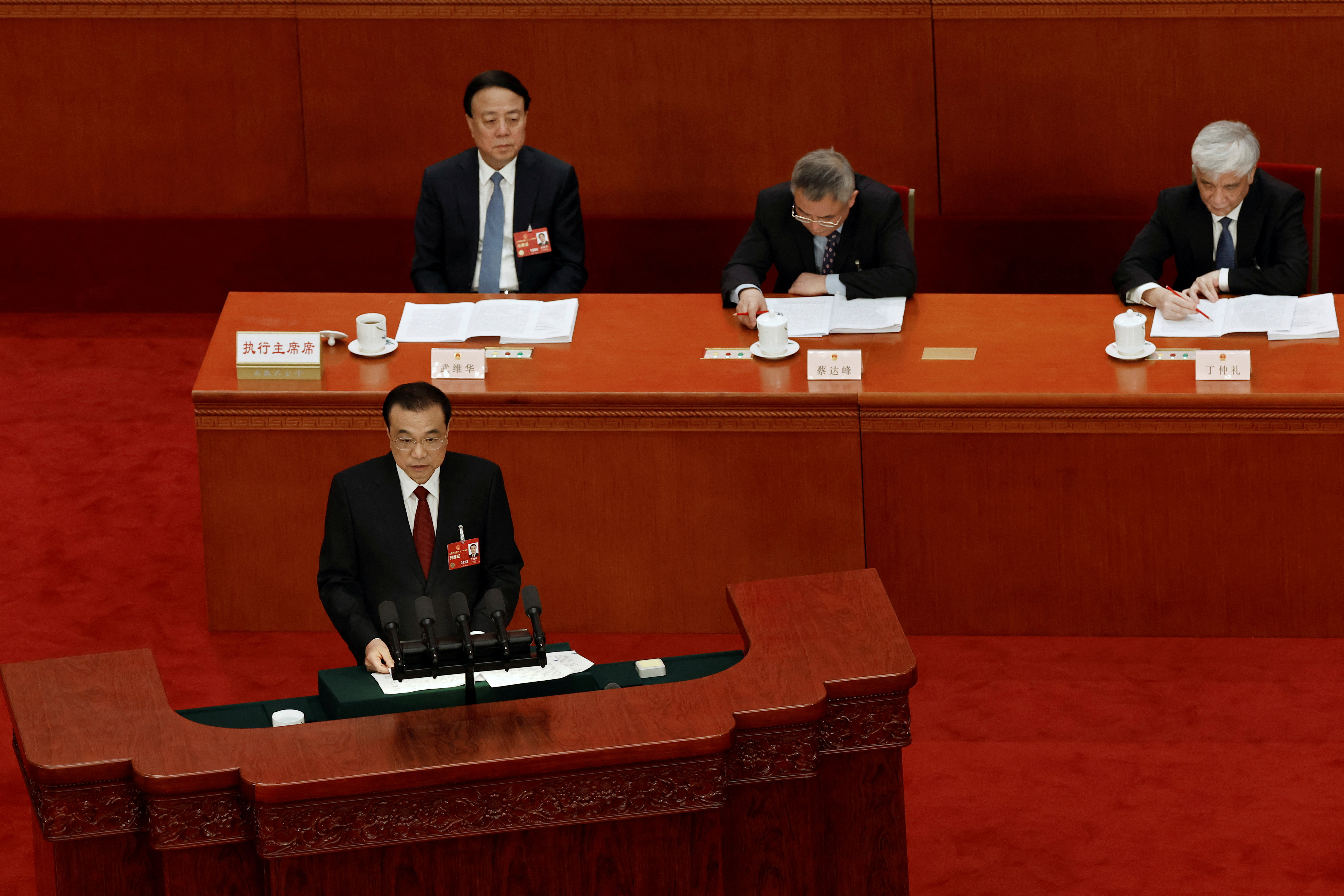 En su discurso, Li aseveró que el Ejército Popular de Liberación (EPL) chino debe “impulsar su preparación para el combate y sus capacidades militares para lograr las tareas encomendadas por el Partido”. (REUTERS)