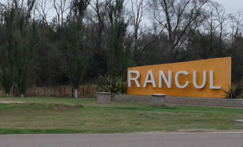 Un alumno amenaz&oacute; a docentes en La Pampa y hallaron armas en la casa del padre: 
