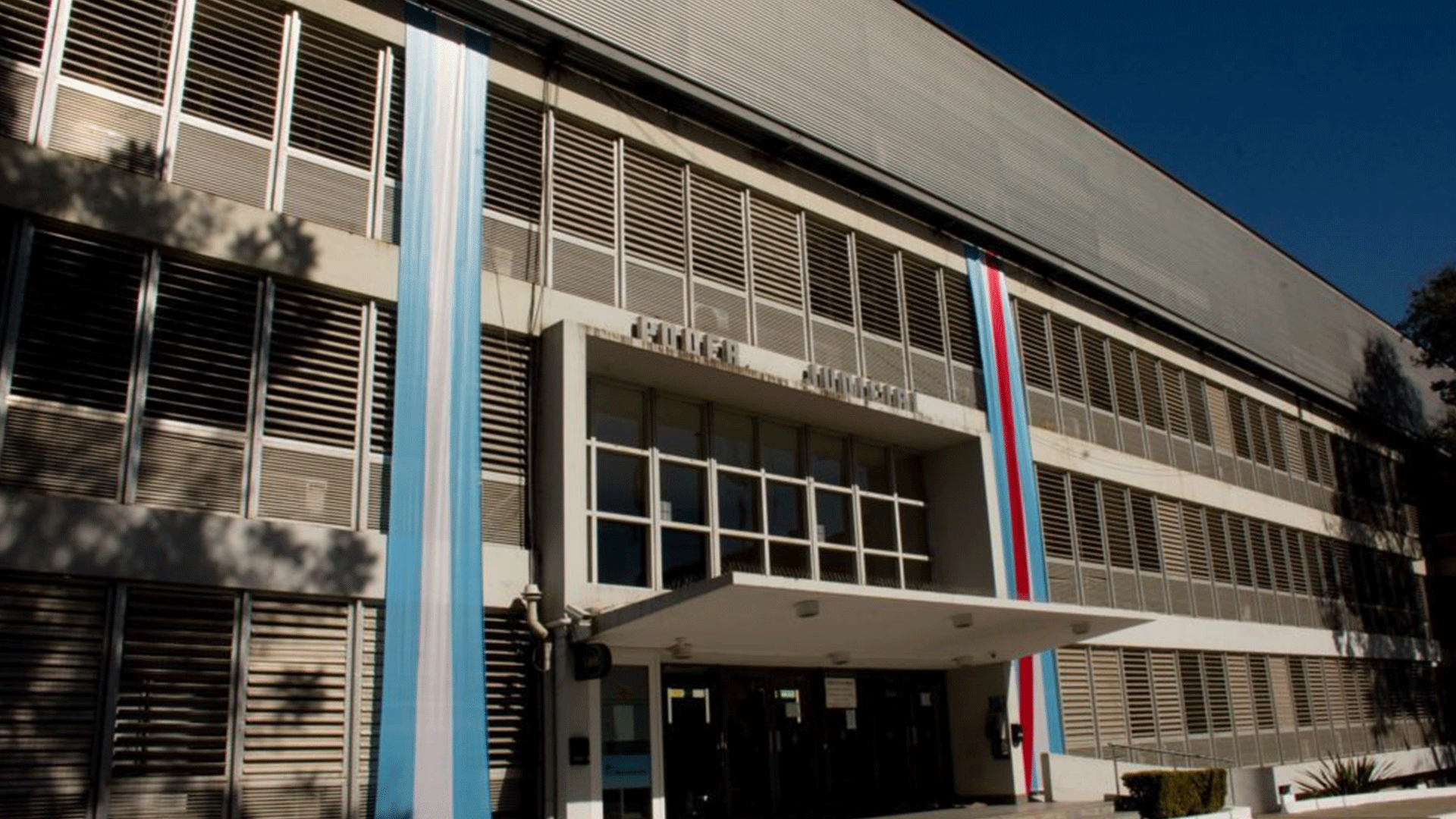 Descifraron el enigma arqueológico de los 5.000 agujeros que serpentean en un monte de Perú 