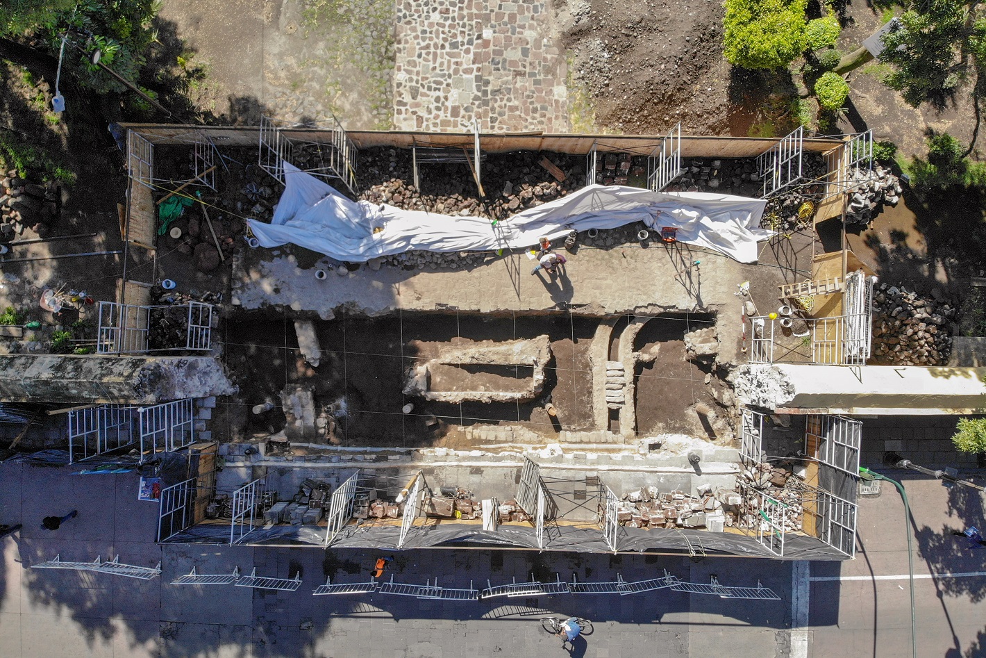 El complejo fue hallado a escasos metros bajo el suelo de la catedral (foto: INAH)