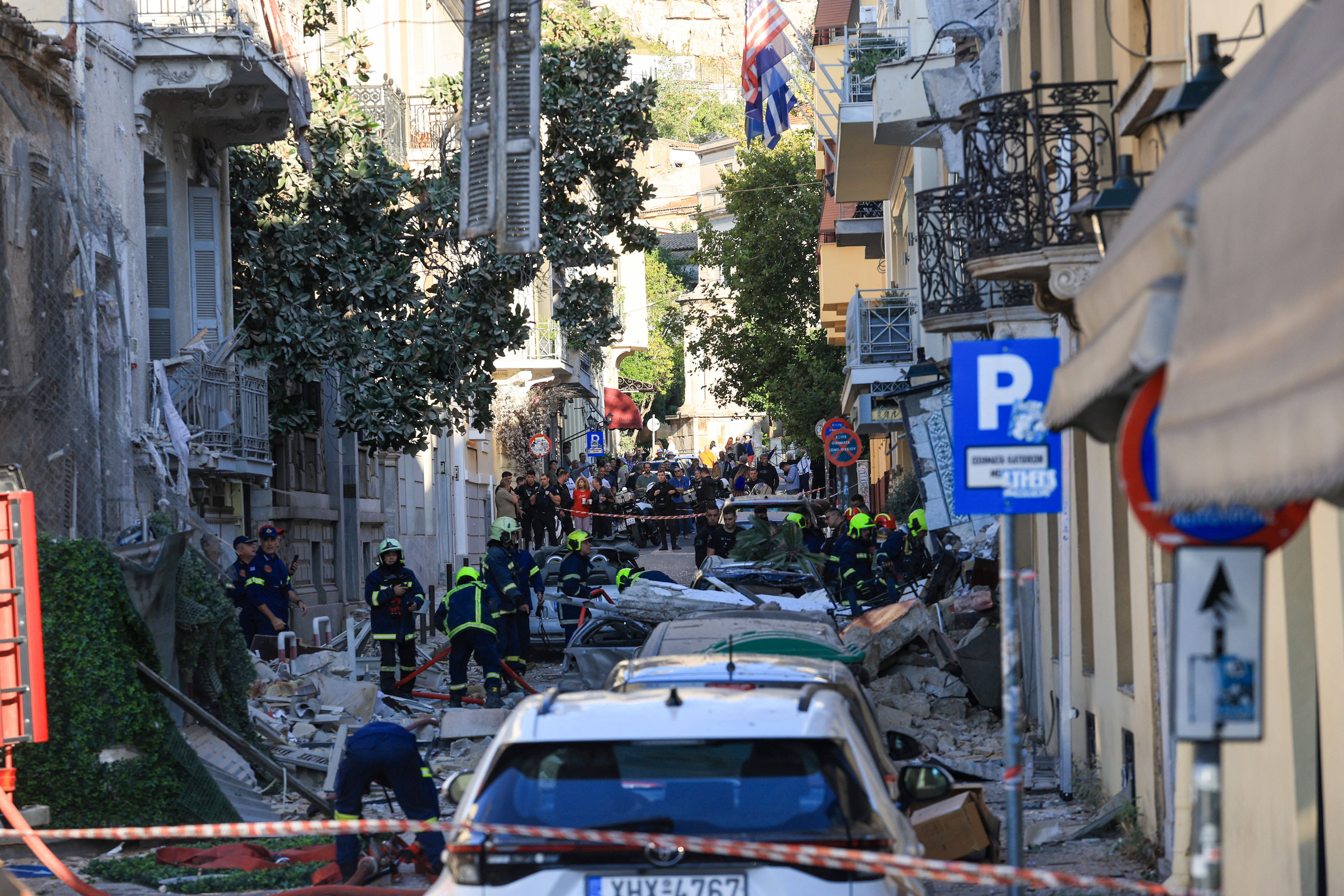 Hallan muertos a dos turistas en Atenas tras la explosión de un edificio